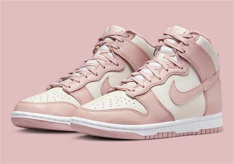 nike pink high top dunks